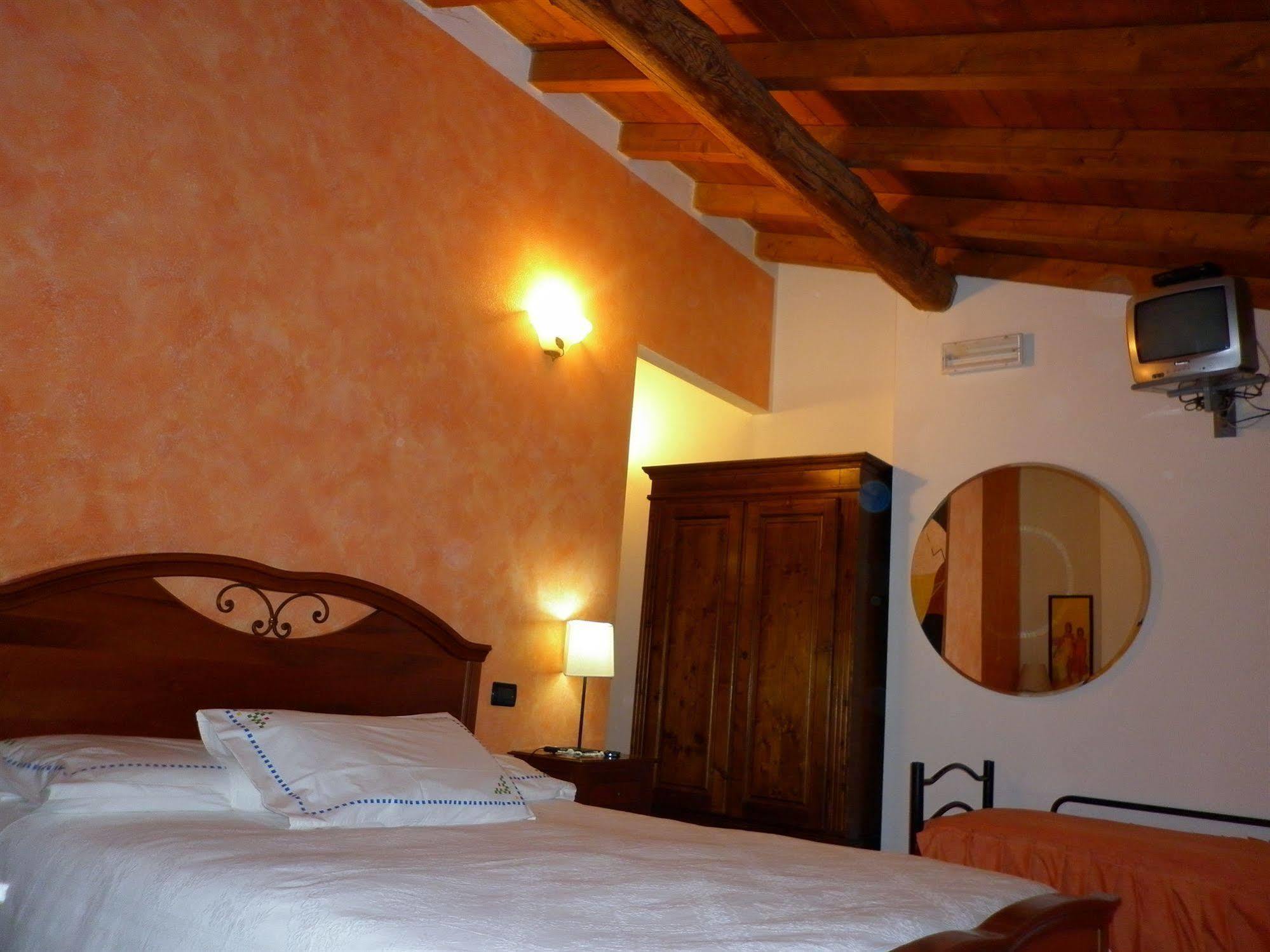 La Cascina Di Alice Bed & Breakfast Castiglione Delle Stiviere Eksteriør bilde